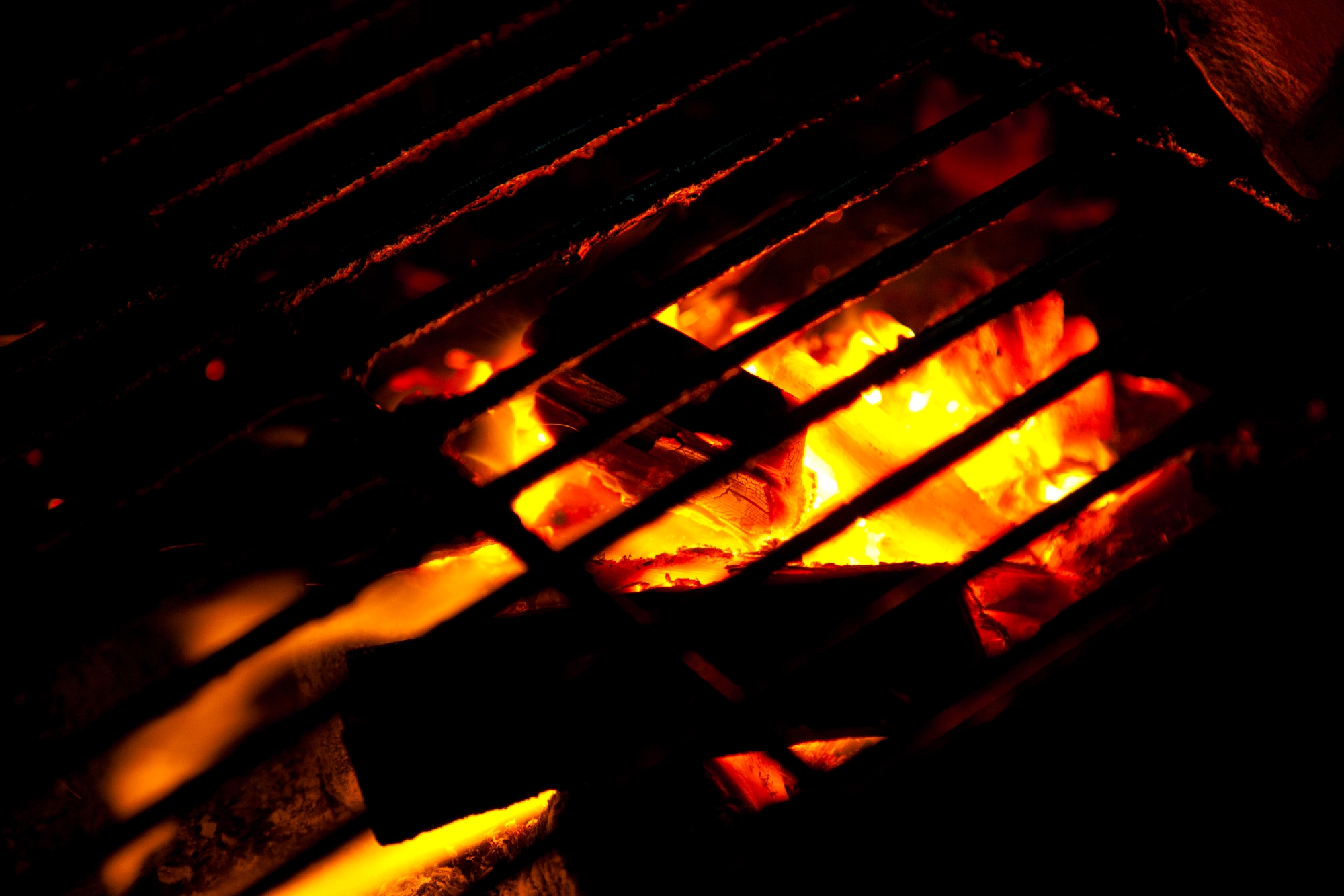RUSTEAKSのステーキは備長炭を使用しております。